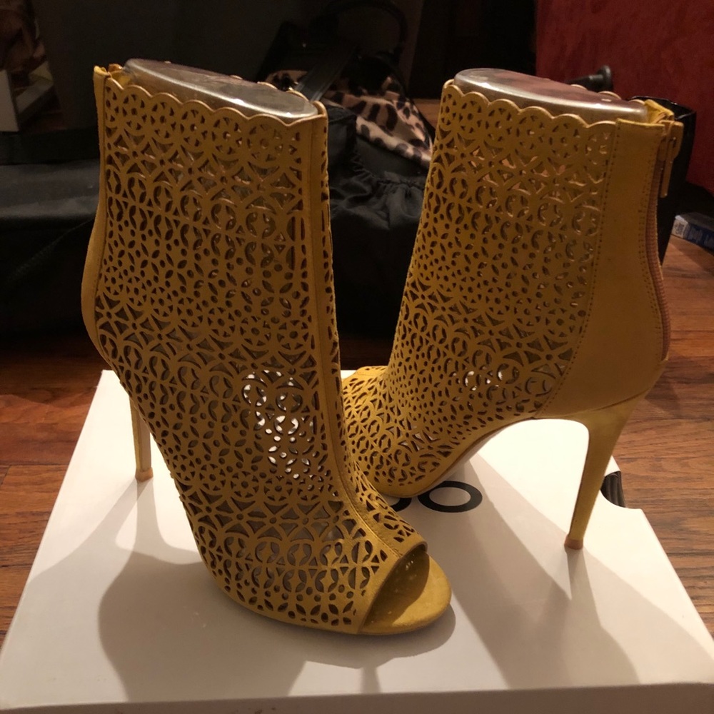 Yellow Sunshine - Picture 2 of 2